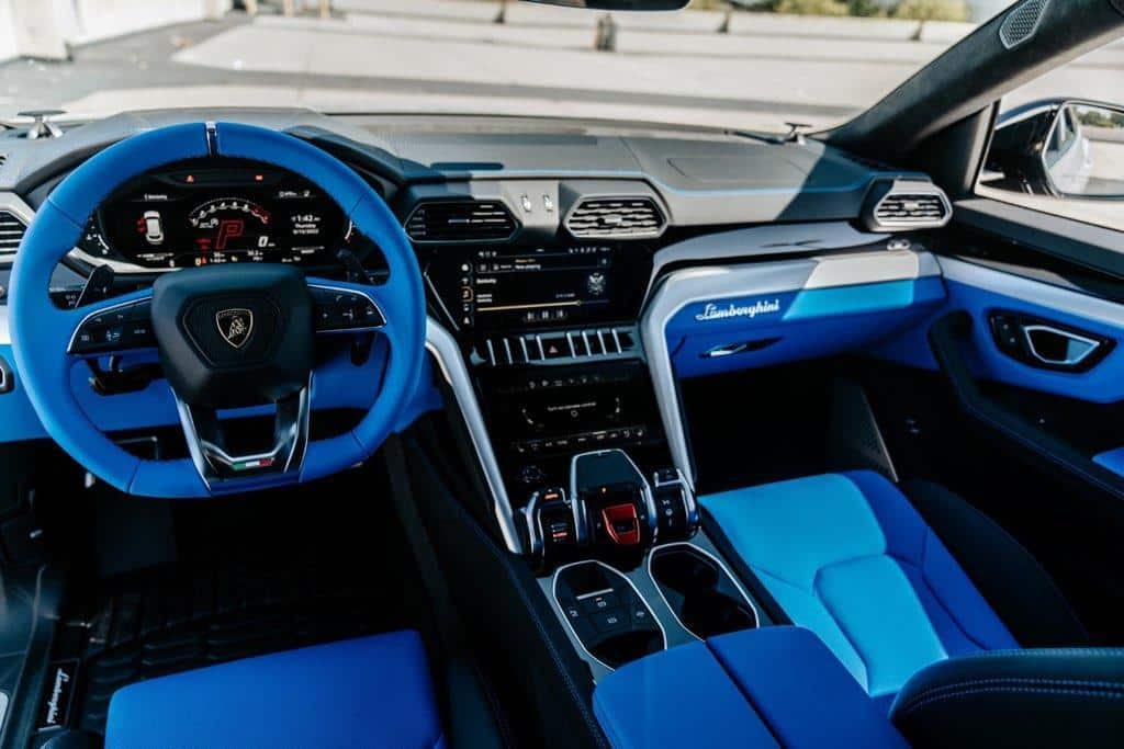 White Lamborghini Urus Blue Int.